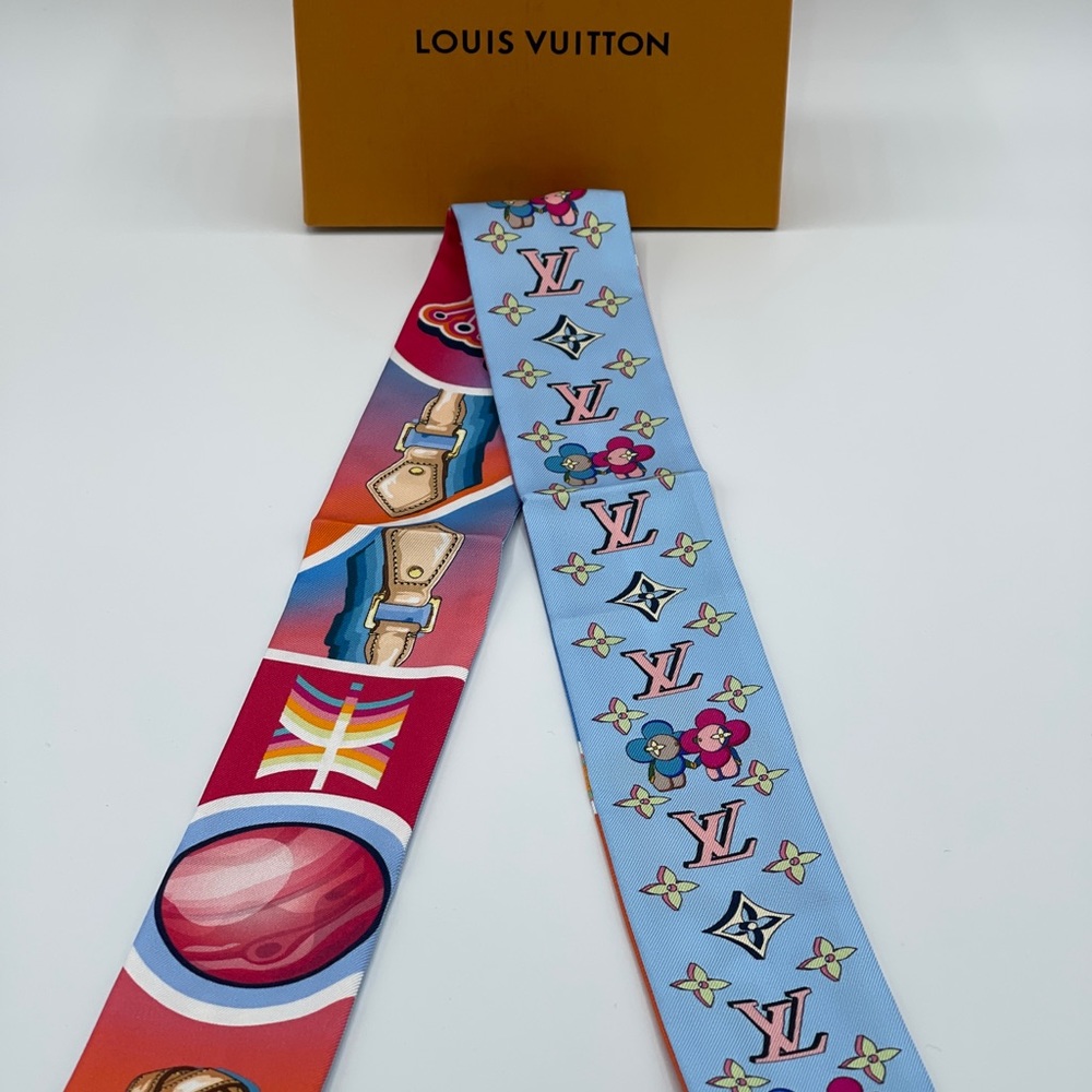 Louis Vuitton Astro Gemini BB Bandeau Twilly Scarf ♊️ - Picture 3 of 16